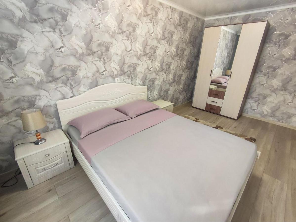 2-Х Комнатная Квартира В Центре На Ул.Бородина 107 Qostanaj Exteriör bild