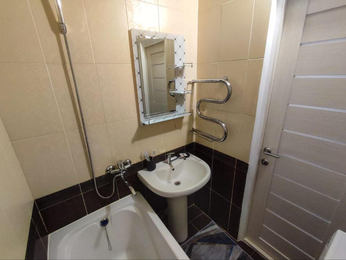 2-Х Комнатная Квартира В Центре На Ул.Бородина 107 Qostanaj Exteriör bild